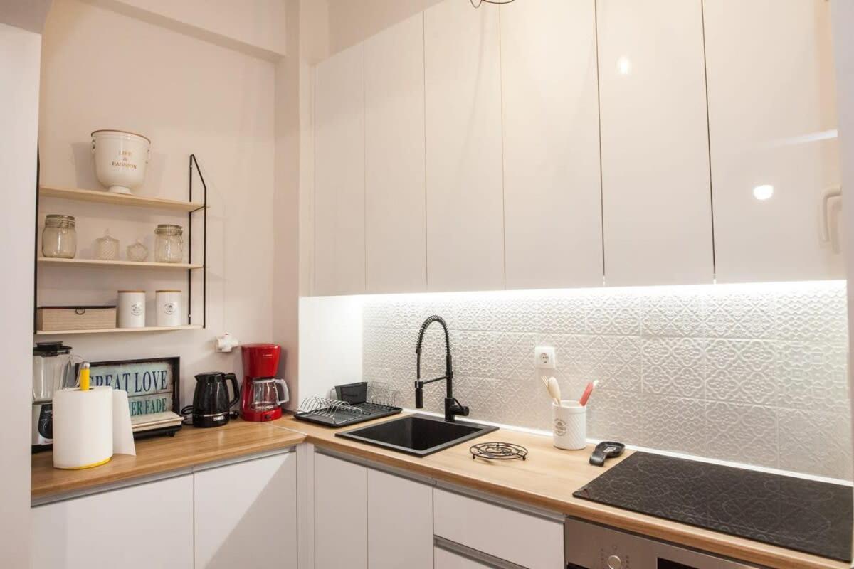 Contemporary Stylish Apartment Located Near Metaxourgeio Area Atenas Exterior foto